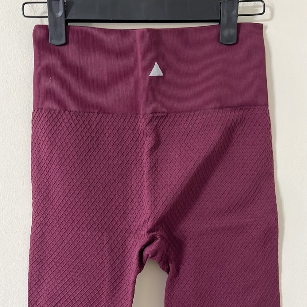 Balance Athletica Quartz Collection Amethyst Seamless Full Length Leggings Sz M - Picture 7 of 8